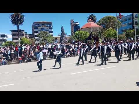 Desfile estudiantil por aniversario de su provincia de Chota departamento Cajamarca Perú..