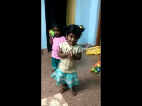 Toddler(Dharini) dance for Tamil songs(1)