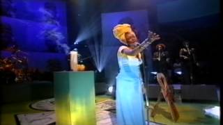Erykah Badu Next Lifetime live on Jools Holland 1997