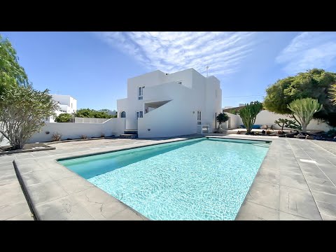 6 Bedroom  House / Villa + Apartment video