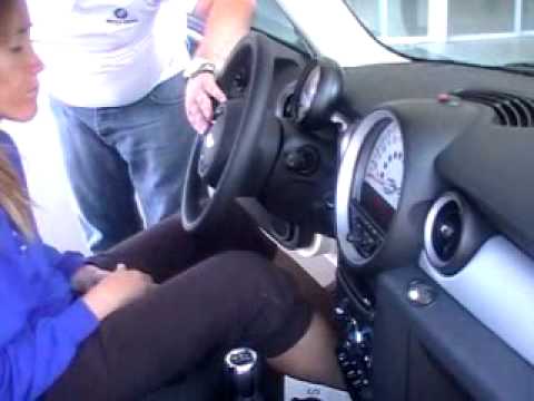 Las jugadoras del Perfumerías Avenida recibieron sus vehículos