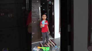 pistol gelembung sabun air anak-anak