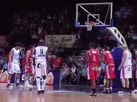 14 23-02-08 BCO-Charleroi - Vrijworpen Chris Mc Cray.mpg