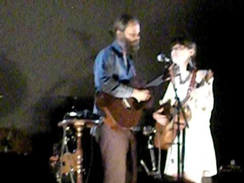 "Look at what the light did now" Feist w/ Little Wings Live