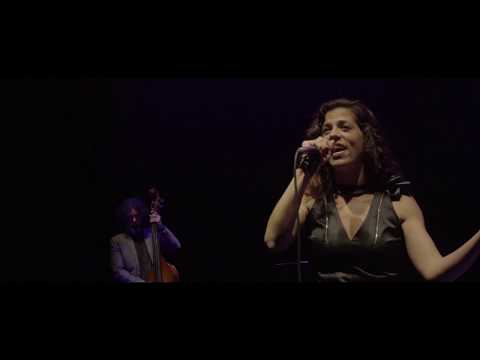 MAIA CASTRO - Cinco de agosto (Videoclip Oficial)