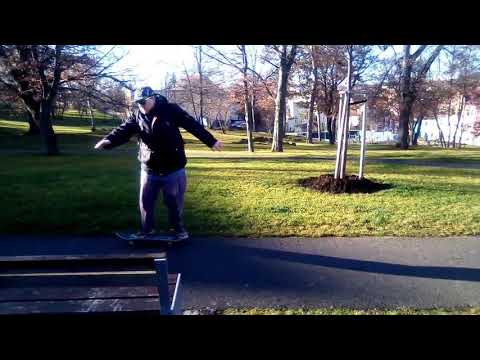 Dj AlexD's skateboarding paulin Park Apolda 2020