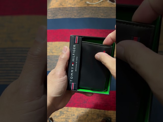Vídeo relacionado con Tommy Hiliger, ETON CC AND COIN POCKET - Cartera, unisex, color black, talla OS