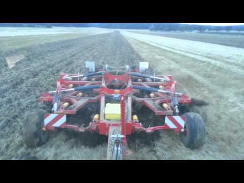 Bodenbearbeitung zur Vorbereitung der Rapsaussaat