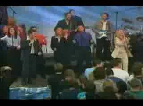 Hillsong - Touching Heaven, Changing Earth