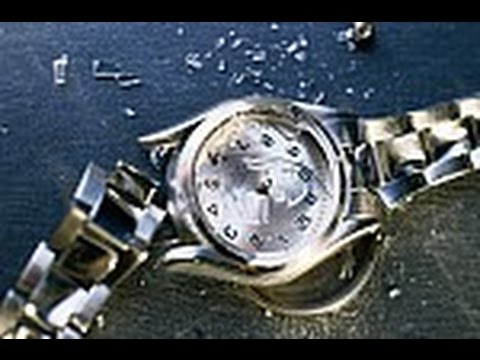 Idioti prendono a martellate un rolex -  Idiots take hammered a rolex