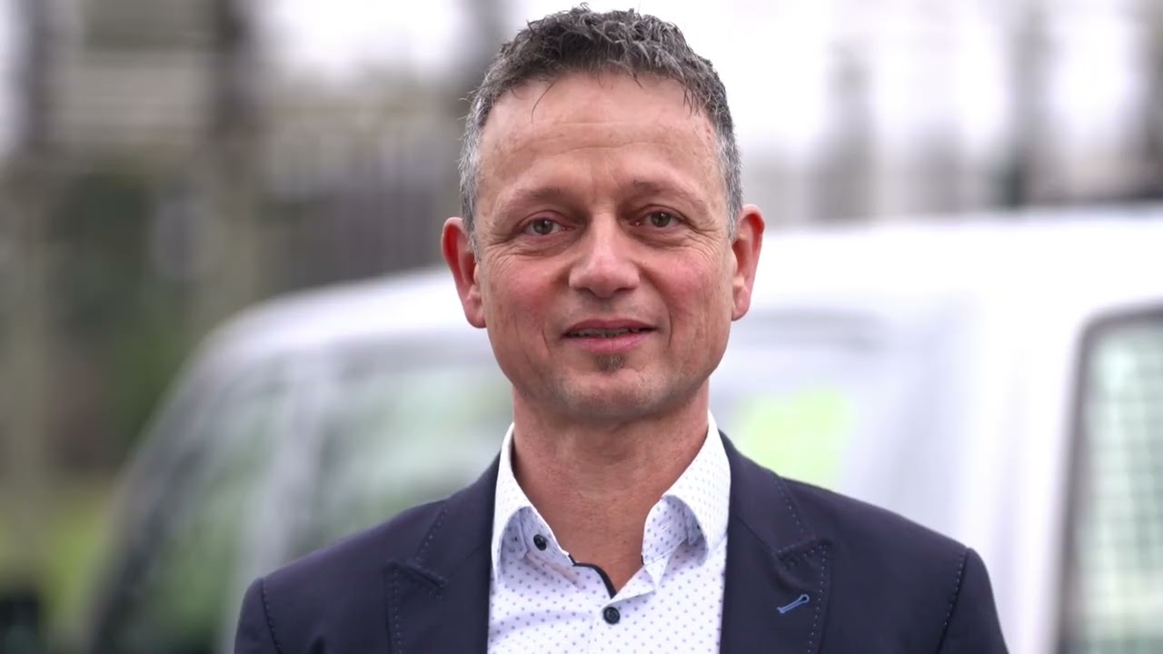 Video zum Glasfaser-Hausanschluss ansehen
