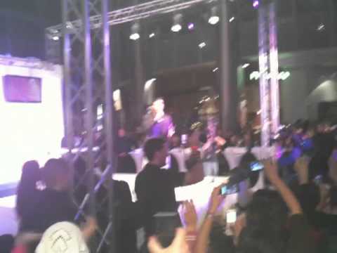 Mehrzad Marashi in Wien - Sweat (A La La La La Long)