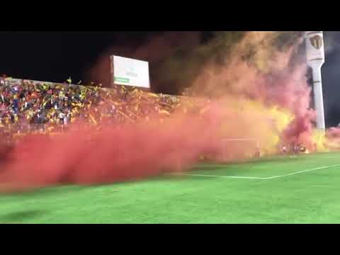 "La Gloriosa 22 Fiesta total" Barra: La Gloriosa 22 &bull; Club: Sarmiento de Resistencia