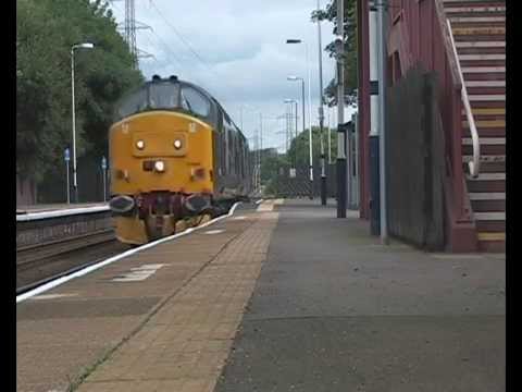 DRS 37688 and 37603 head West through Blaydon Station 29th July 2014