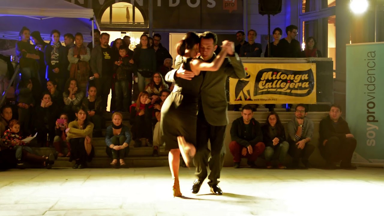 "A La Parrilla" (A. Troilo) Felipe Zarzar &Anita Ponce - Milonga Callejera