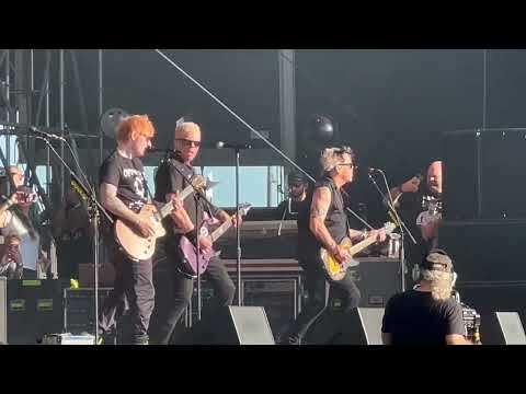 Watch The Offspring Perform “Million Miles Away” Live With Ed Sheeran ...