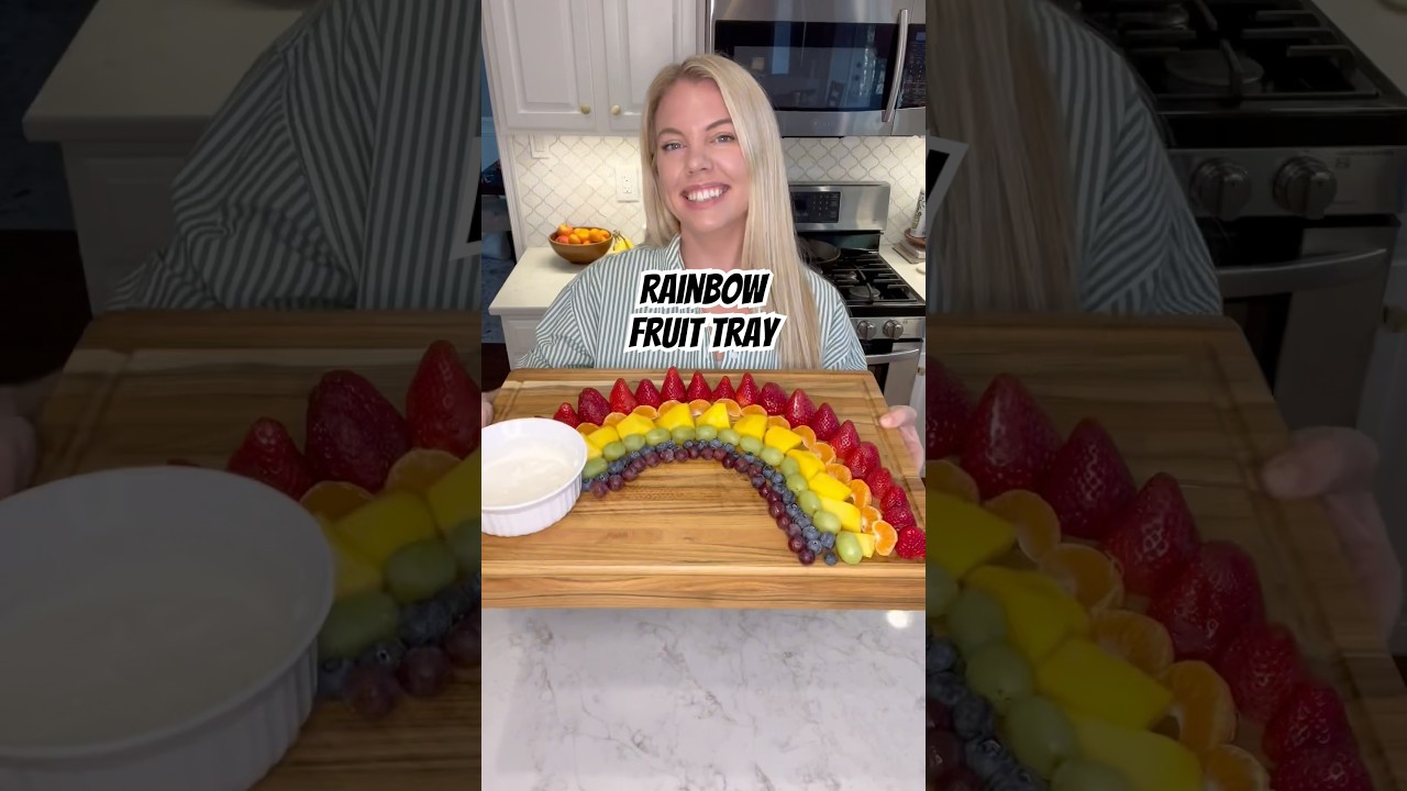 RAINBOW FRUIT TRAY 🌈🍀 #festivefood #stpatricksday #rainbowfruit #kidsnacks