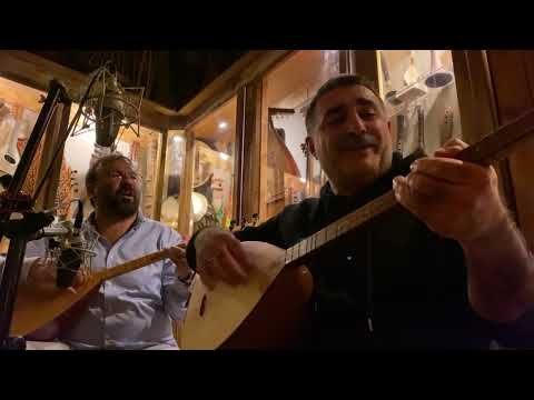 Tolga Sağ and Erdal Erzincan live at Saz Paris 2022