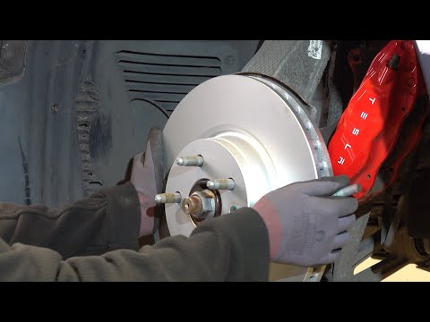 [EN] How to replace the brake discs and pads on a Tesla Model S | Masters of Motion