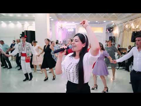 Așa-s nunțile pe malul Prutului!!! Dansează toți! Dumitrița Vișnevschi și formația.