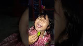 Download lagu Ekspresi Lucu Okta Makan Belimbing Wuluh mp3