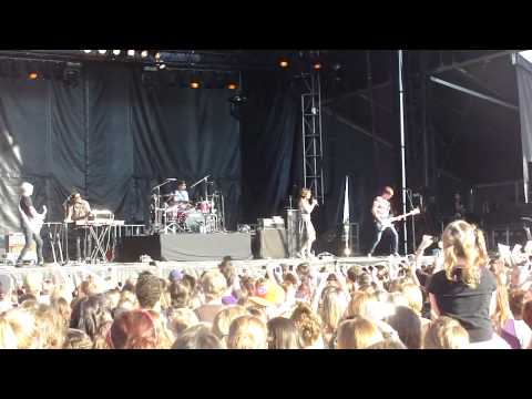 Carly Rae Jepsen ~ "Call Me Maybe" Live @ Ottawa Bluesfest 2012