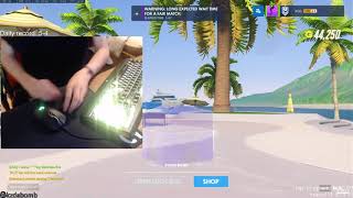 xQc rips out keys after losing a game of Overwatch