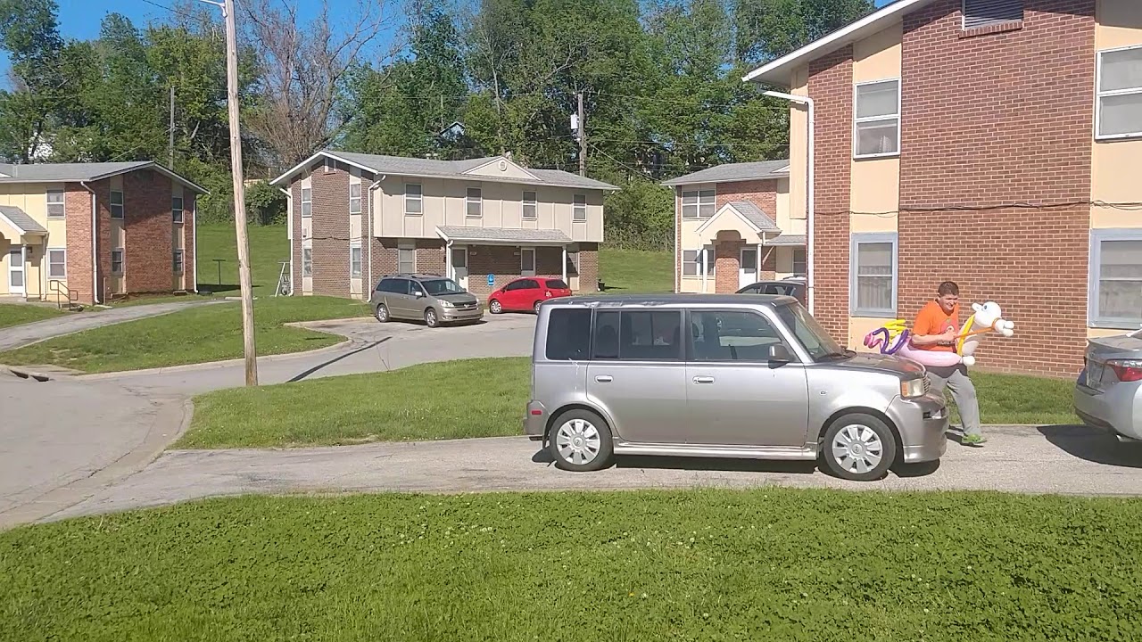 Hire Mikey's Balloons LLC Balloon Twister in Overland Park, Kansas