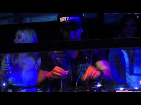 Chuckie vs Knife Party   Internet Friends