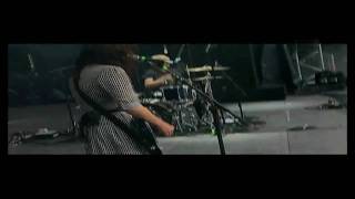 THE BLOOD RED SHOES - YOU BRING ME DOWN LIVE