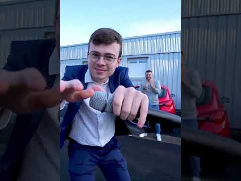 Elon Musk est finito, Chap est le nouveau CEO de Twitter #RIPTwitter (Elon Musk Dance Meme)