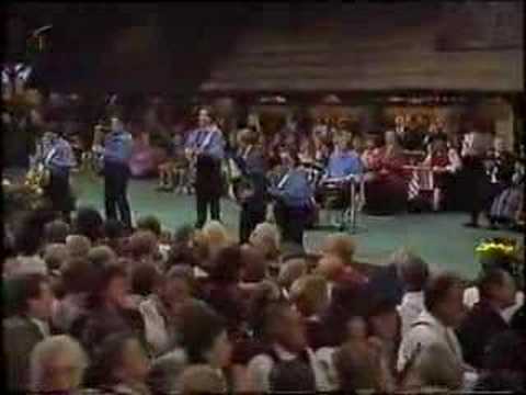 Walter Ostanek And His Band - Beer Barrel Polka