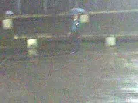 Sojenje tekme z dežnikom