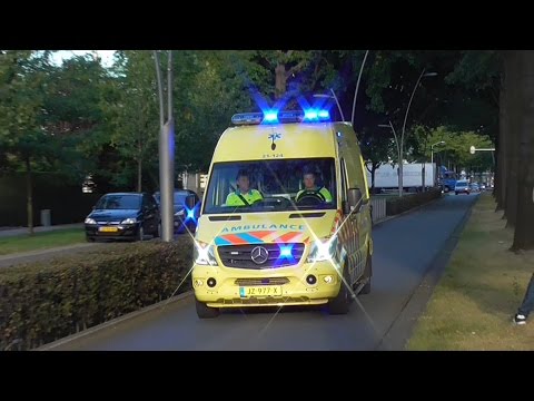 A1 [Nieuwe] Ambulance 21-124 met spoed in Oss