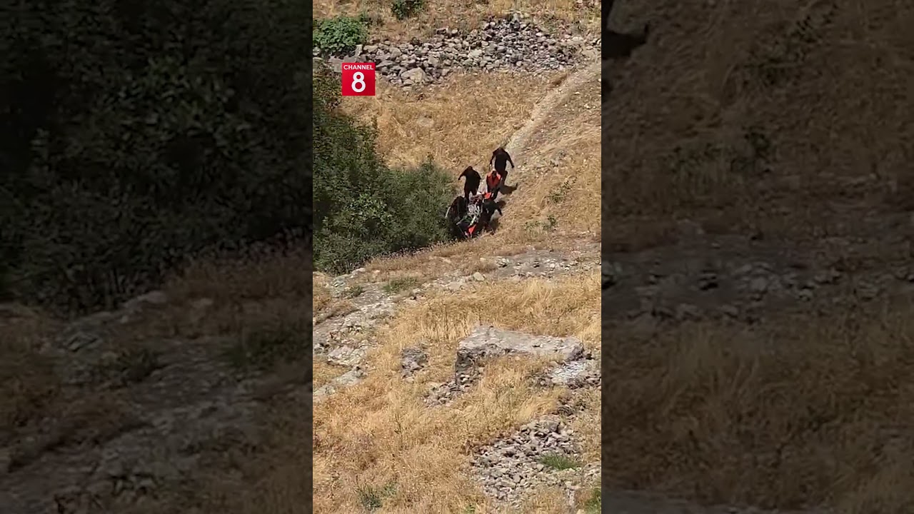 ڤیدیۆ | تەرمی ئەو هاونیشتمانییە دەرهێنرا کە ئۆتۆمبێلەکەی لە خەرەندی ڕەواندوز کەوتە خوارەوە