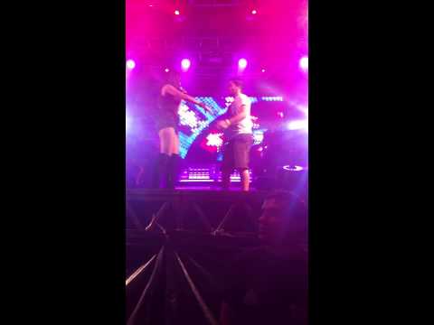 Anitta - Pretin em Caiobá/PR - part Bruno Batista (03.01.2014)