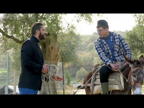 Kandidati i kërkon votën”Xha Muços”në Vlorë