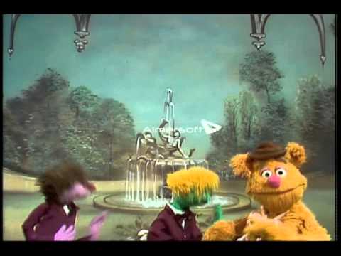 The Muppet Show - Fozzie Bear and Friends Dance