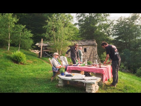 #116 Family visiting, Building the Greenhouse