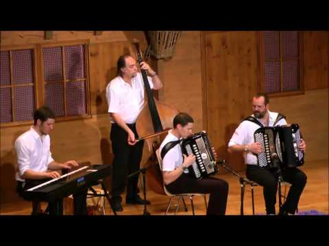 Ländlertreffen Brunnen 2015: Handorgelduett Zehnder-Schmidig; Fraueschüäli