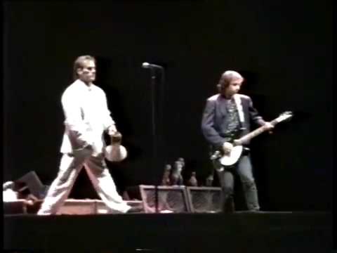 REM - Underneath The Bunker (Pinkpop '89)