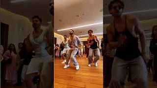 Download lagu #shahidkapoor #varundhawan #tigershroff dancing together is what we needed #viral #shortvideo #short mp3