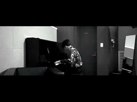 Youngso Kim - Utopia (Stripped) On the Backstage