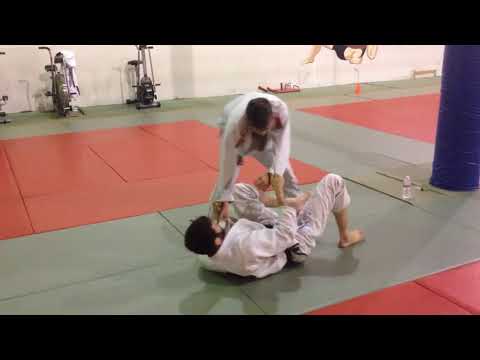 Roli Delgado – Lasso Guard to Kneebar