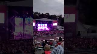 Jess Glynne - Strawberry Fields / Right Here and Rather Be live at Scarborough 2017
