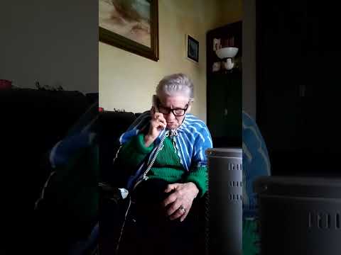mamma al telefono
