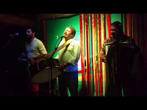 Isaac Do Acordeon & Trio Xamego - Plantio de Amor/O Pilão Já Bateu/O Galo Já Miudou