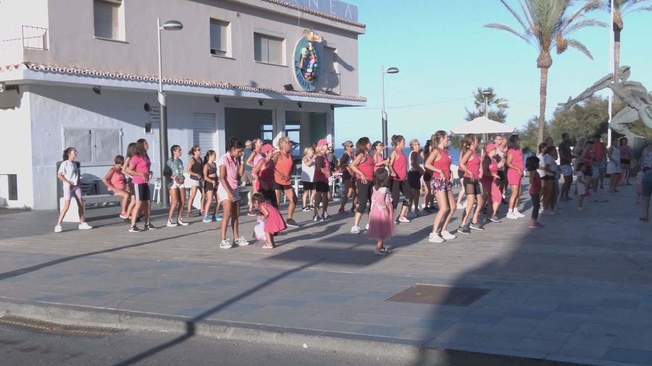 Las clases de  zumba se volvieron ayer de color de rosa