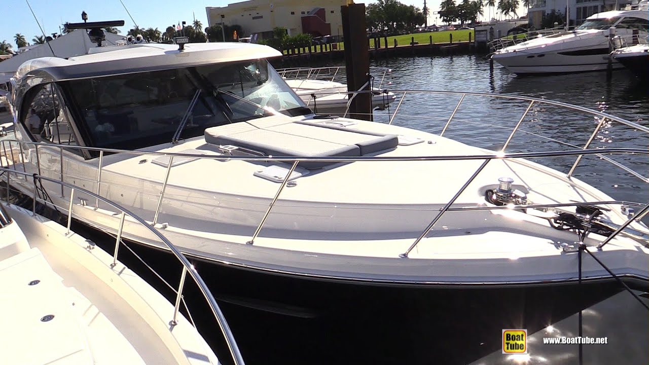 Australian Style!!! 2022 Riviera 445 SUV Motor Yacht