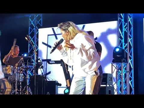 Five Star (Denise Pearson) Can’t Wait Another Minute - Live Butlins Bognor March 2023